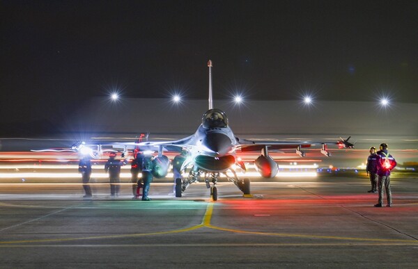19전투비행단의 야간훈련 모습/중원신문